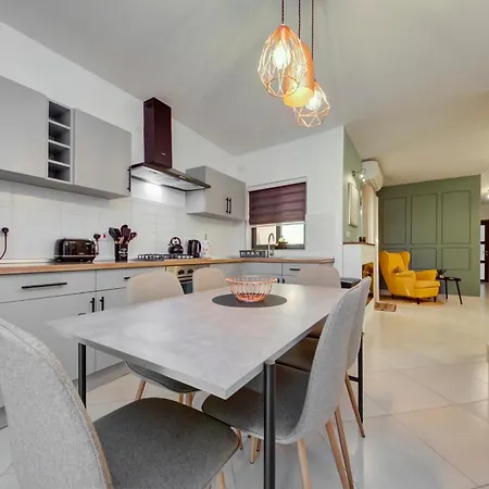 Stylish 3Br Home With Spacious Terrace In Luqa By 360 Estates Exterior photo