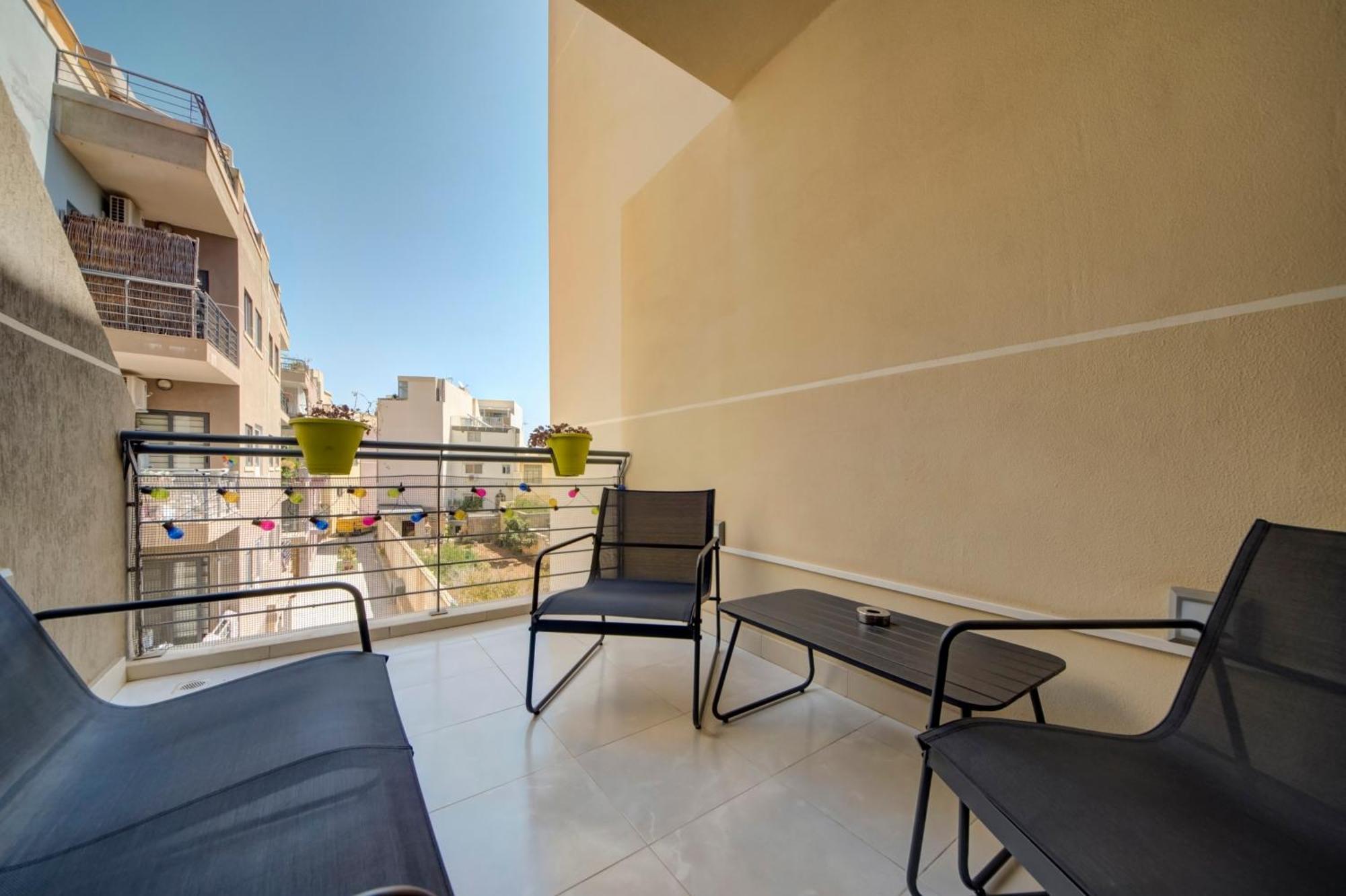 Stylish 3br With Spacious Terrace In By 360 Estates Luqa