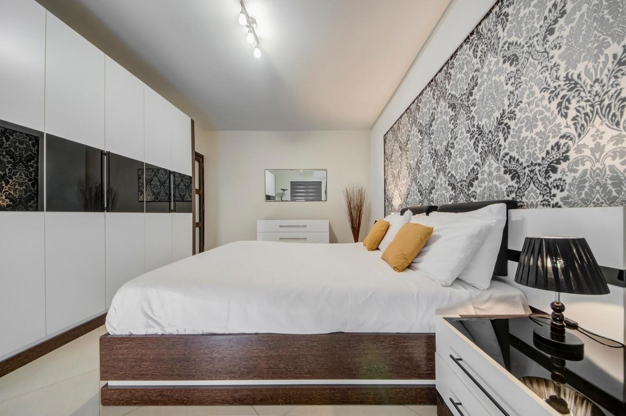 Lägenhet Stylish 3br With Spacious Terrace In By 360 Estates *