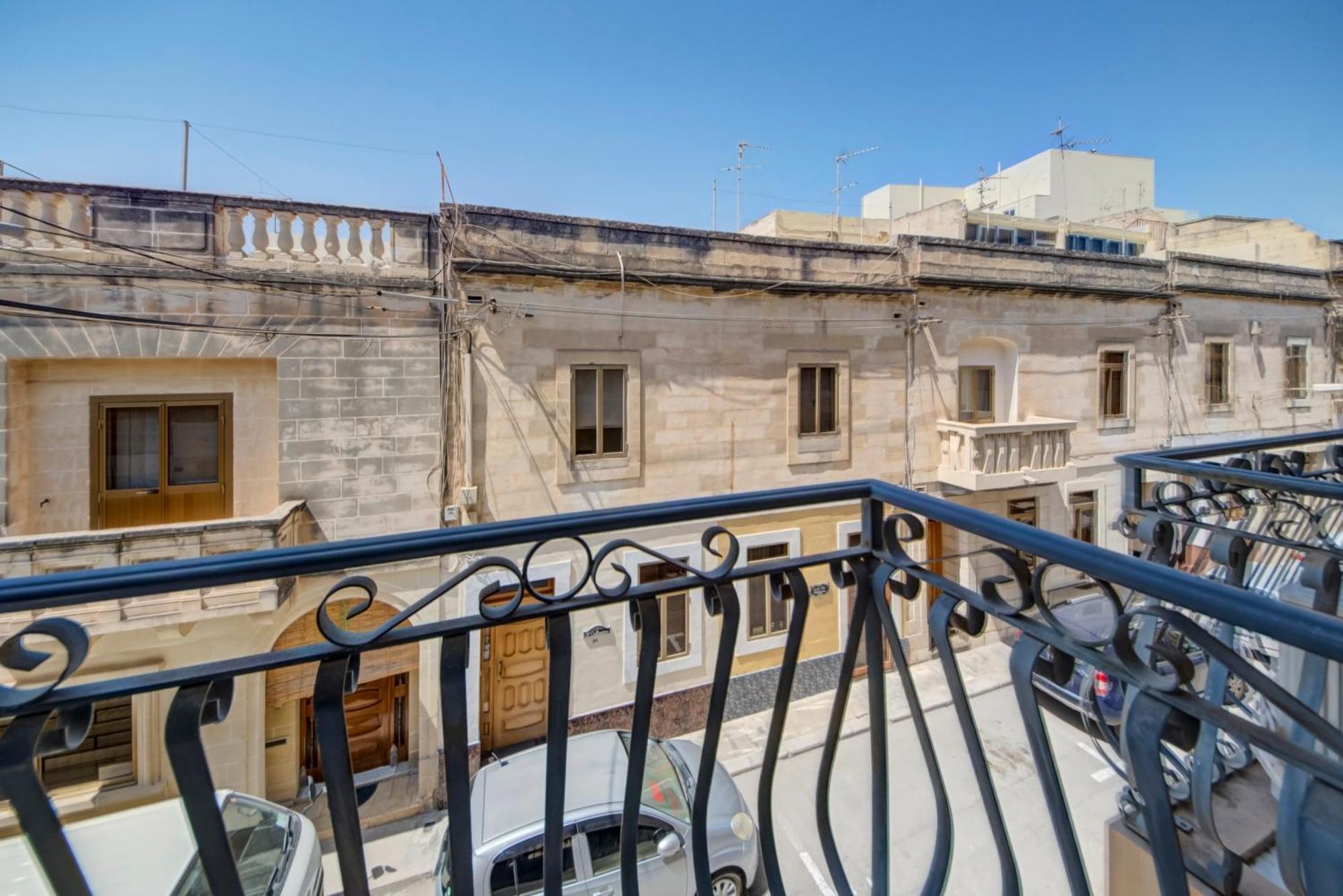 Stylish 3br With Spacious Terrace In By 360 Estates Luqa